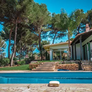  Villa Defendum